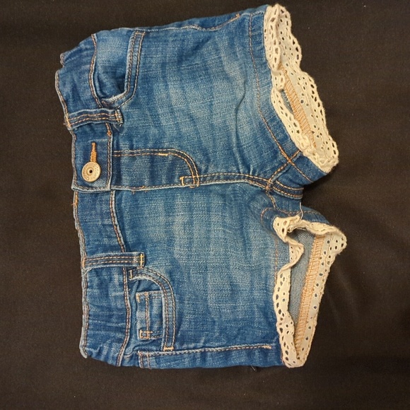 Oshkosh B'gosh Shorts 2pcs - Picture 2 of 6